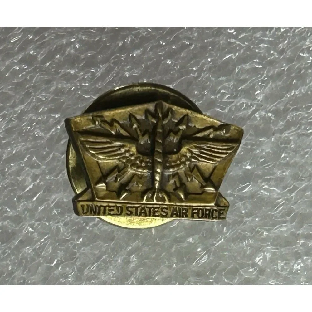 Lot Of 5 Vintage WWII WW2 US Military‎ Badge Patch Pin